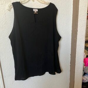 FINAL MARKDOWN Avenue ladies top 22/24